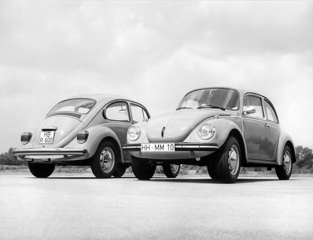 Super and Standard Beetle side by side