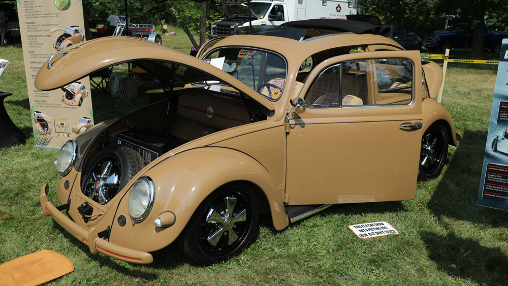Standard VW Beetle lowered to the ground